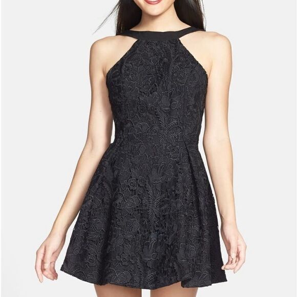 KEEPSAKE   - Picture 11 of 15